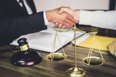 最高法：劳动合同约定管辖条款无效